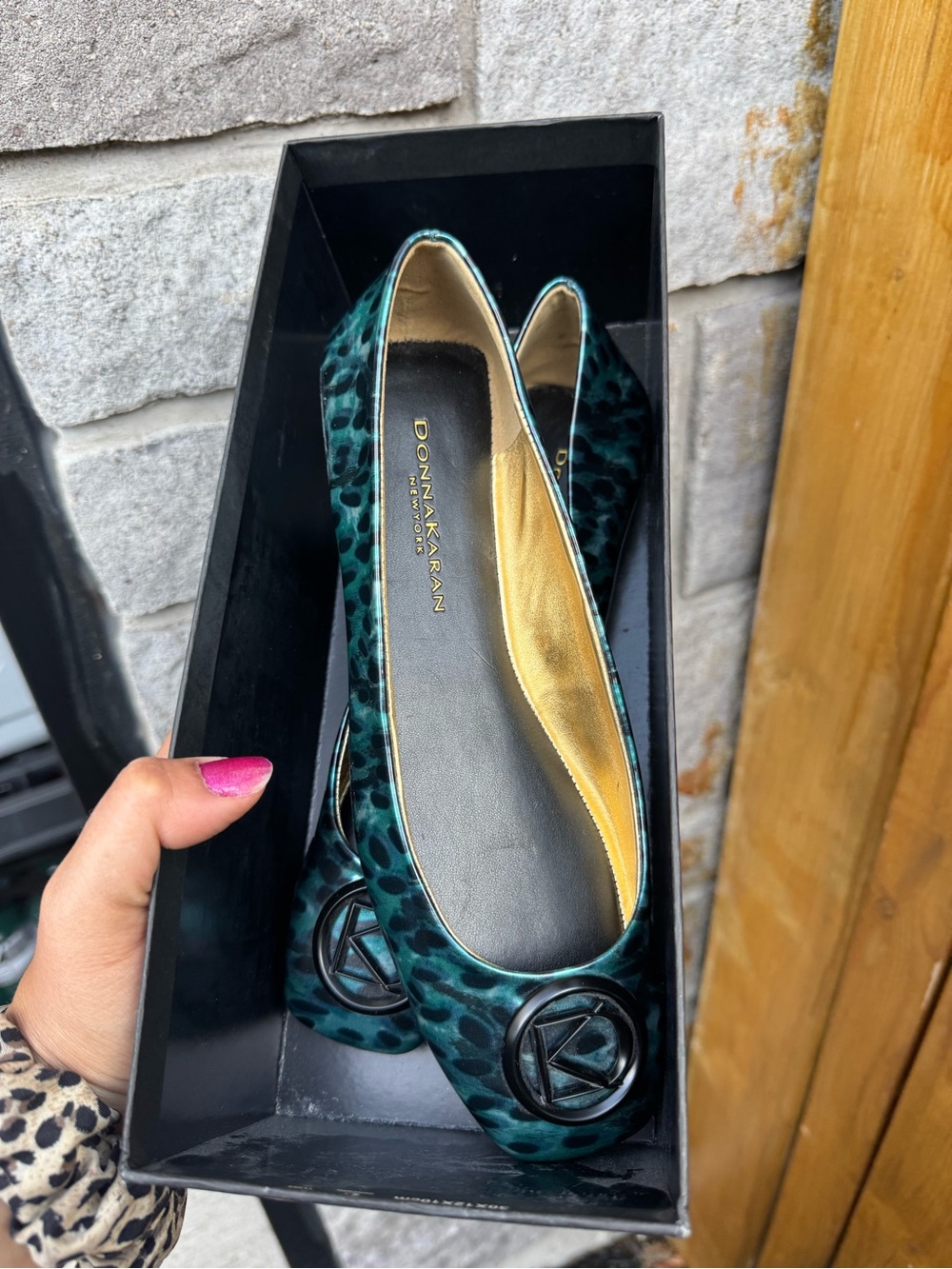 NWT  Donna Karan New York Women's Kylee Ballet Flats